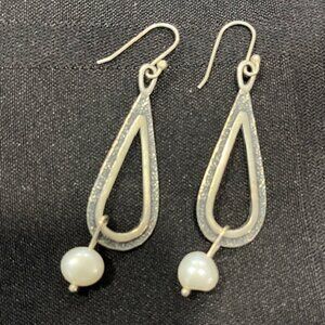 Silpada Earrings W1388 Sterling Silver Genuine Pearl Earrings Teardrop Dangle